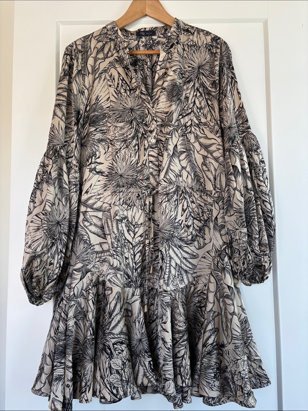 Floral Print V-Neck light weight Long Sleeve Dress in Beige and Black